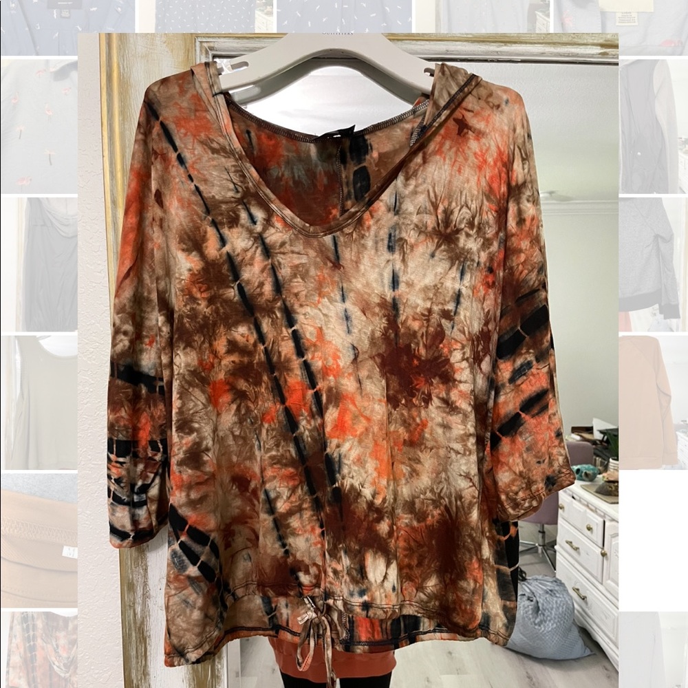 Light weight hooded long sleeve shirt